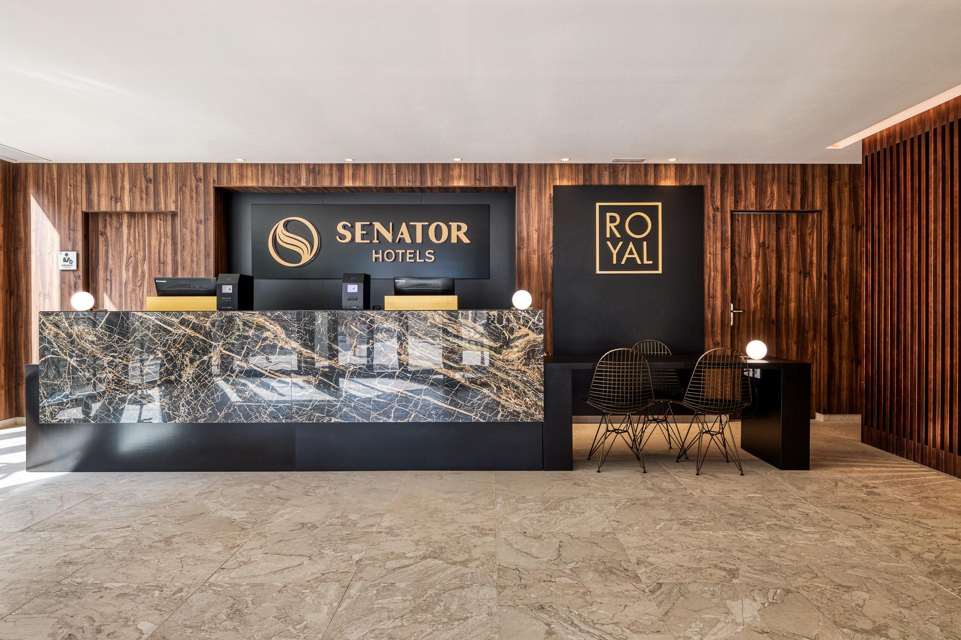 فندق Senator غانديا المظهر الخارجي الصورة
